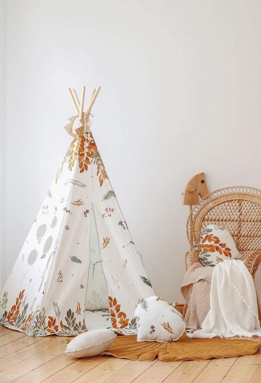 ‚ÄúForest Friends‚Äù Teepee and Round Mat Set